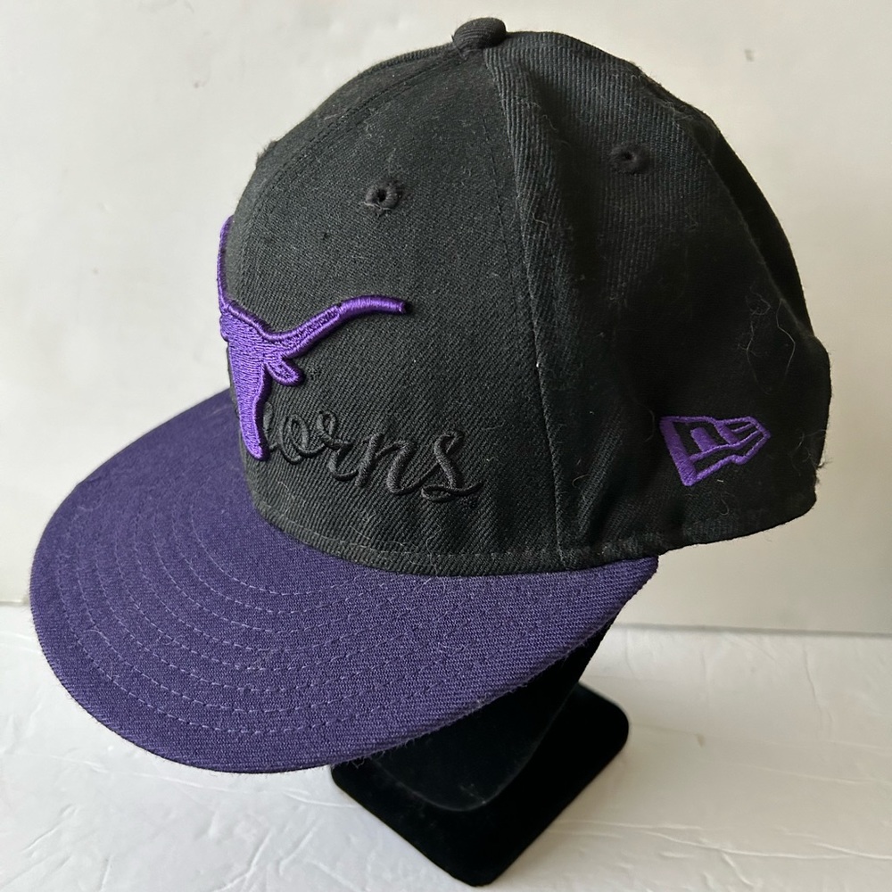 NWOT Longhorn ball cap Nee Era 59 Fifty 
Size 7 , 55.8 Cm.